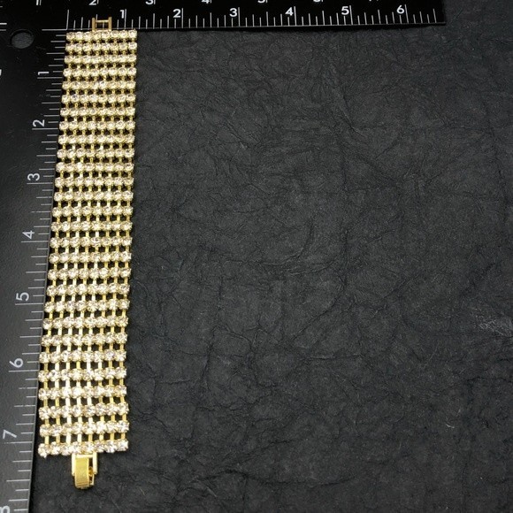 🌼 8 Row Rhinestone Fancy Clasp Bracelet - Picture 5 of 5